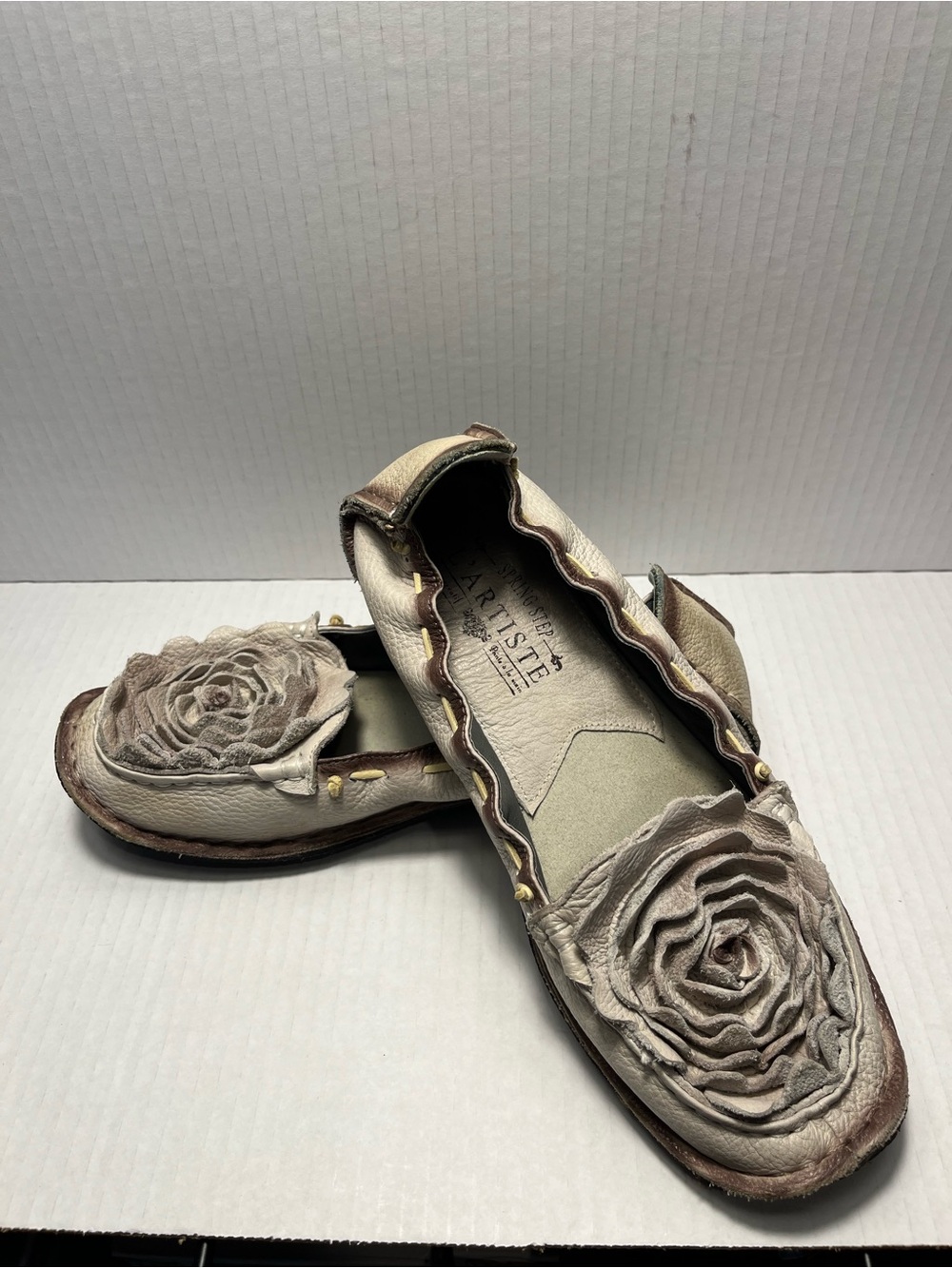 L' ARTISTE By Spring Step Sz 39 US 8.5 Dezi Cream Leather Flats Shoes